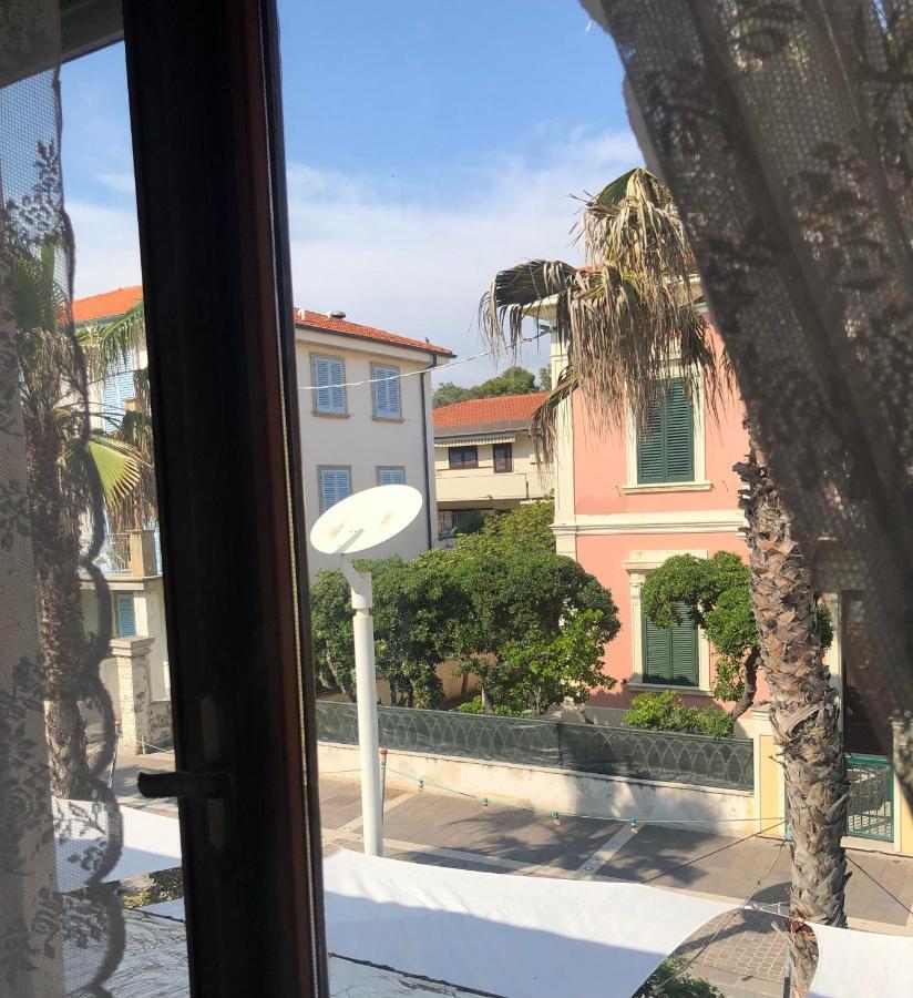 Hotel Aurora Marina di Cecina Buitenkant foto