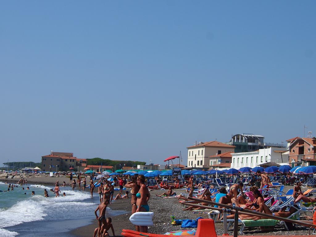 Hotel Aurora Marina di Cecina Buitenkant foto