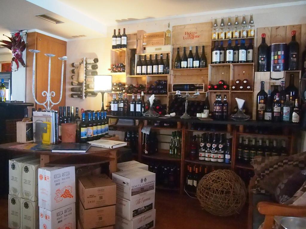 Hotel Aurora Marina di Cecina Buitenkant foto