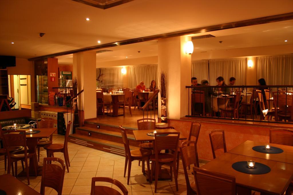 Hotel Aurora Marina di Cecina Buitenkant foto